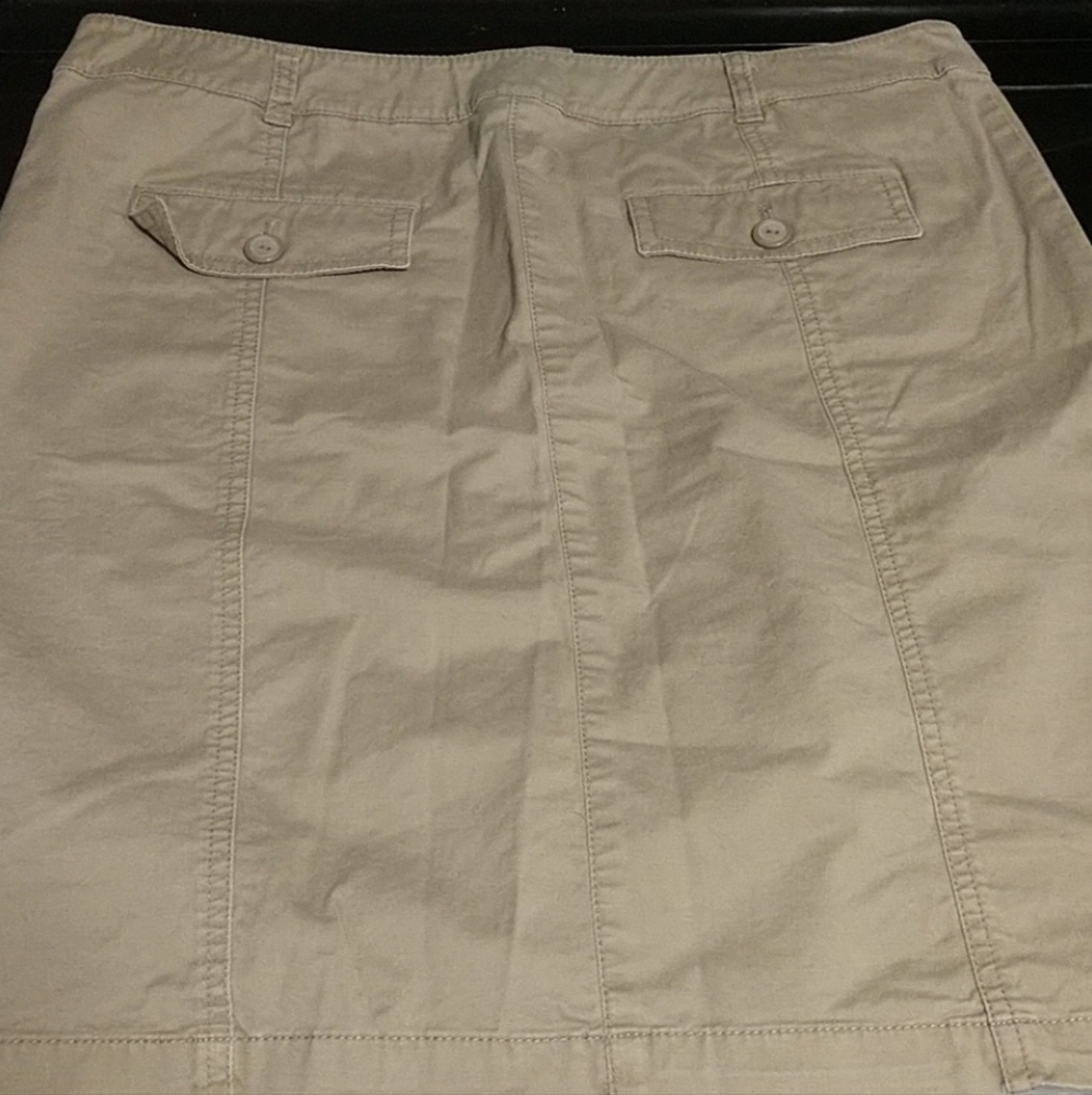 2 Button down skirts - Picture 4 of 4